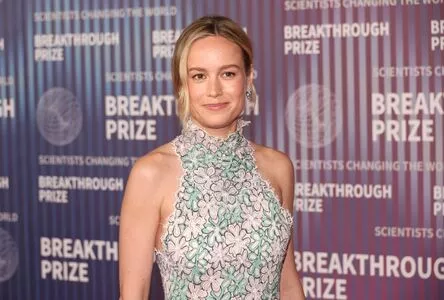 Brie Larson / brielarson nude photo #0922