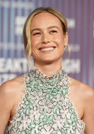 Brie Larson / brielarson nude photo #0927