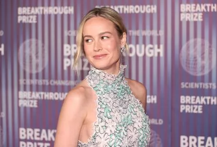 Brie Larson / brielarson nude photo #0930
