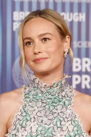 Brie Larson / brielarson nude photo #0937