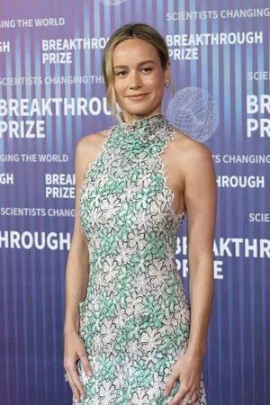 Brie Larson / brielarson nude photo #0945