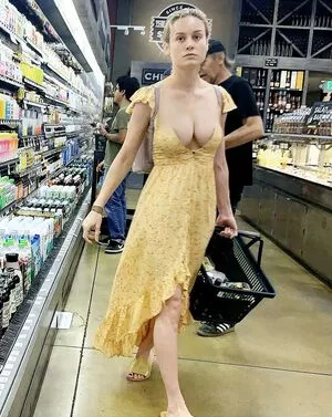 Brie Larson / brielarson nude photo #0964