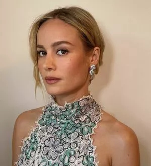 Brie Larson / brielarson nude photo #0971