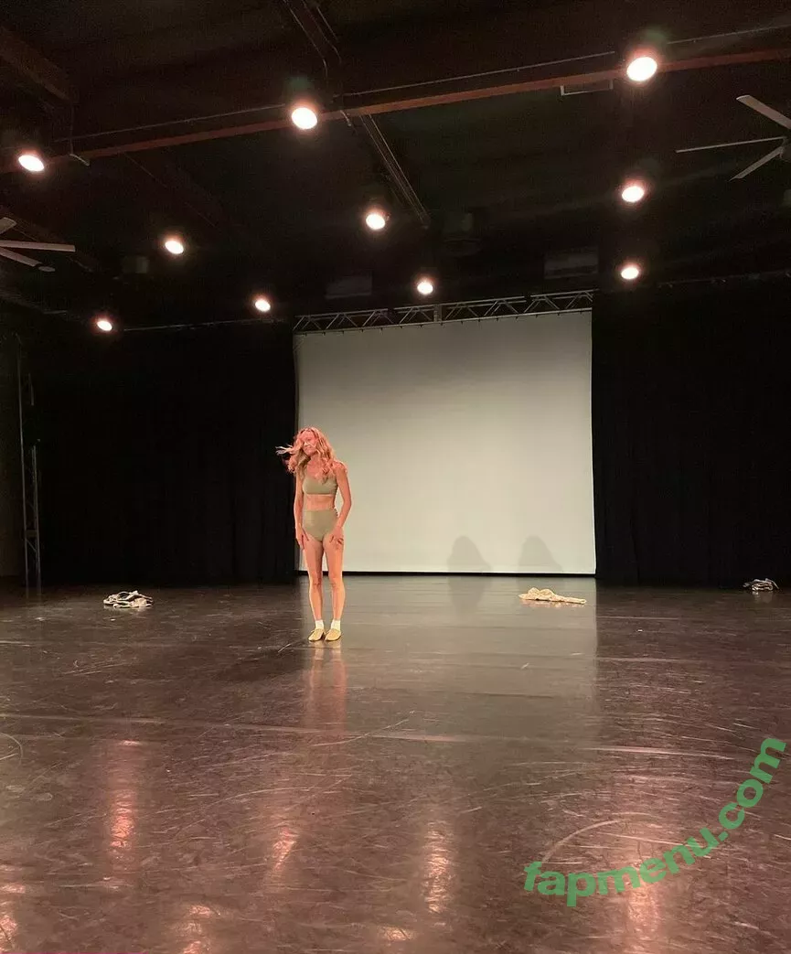 Brie Larson nude photo #0349 (brielarson)