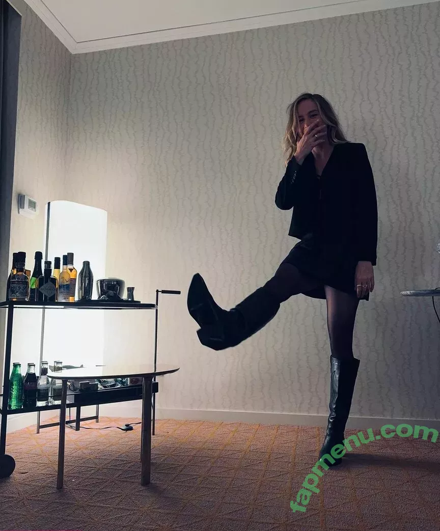 Brie Larson nude photo #0472 (brielarson)
