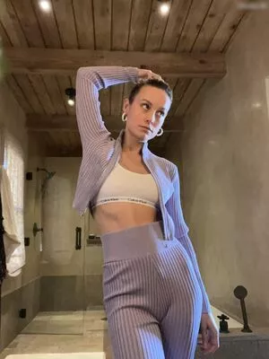 Brie Larson / brielarson nude photo #1195