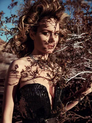 Brie Larson / brielarson nude photo #1206