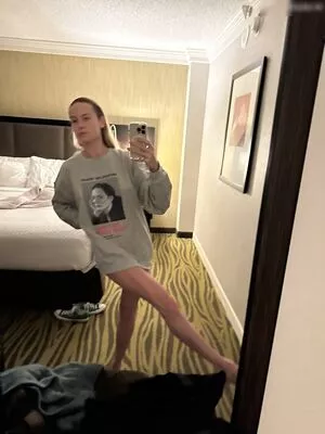 Brie Larson / brielarson nude photo #1208