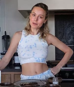 Brie Larson / brielarson nude photo #1213