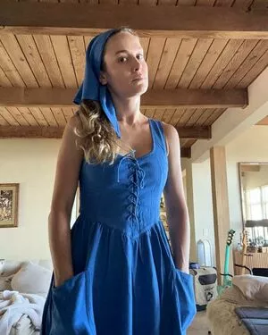 Brie Larson / brielarson nude photo #1232
