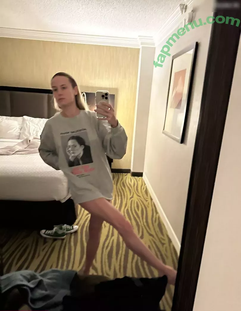 Brie Larson nude photo #1208 (brielarson)