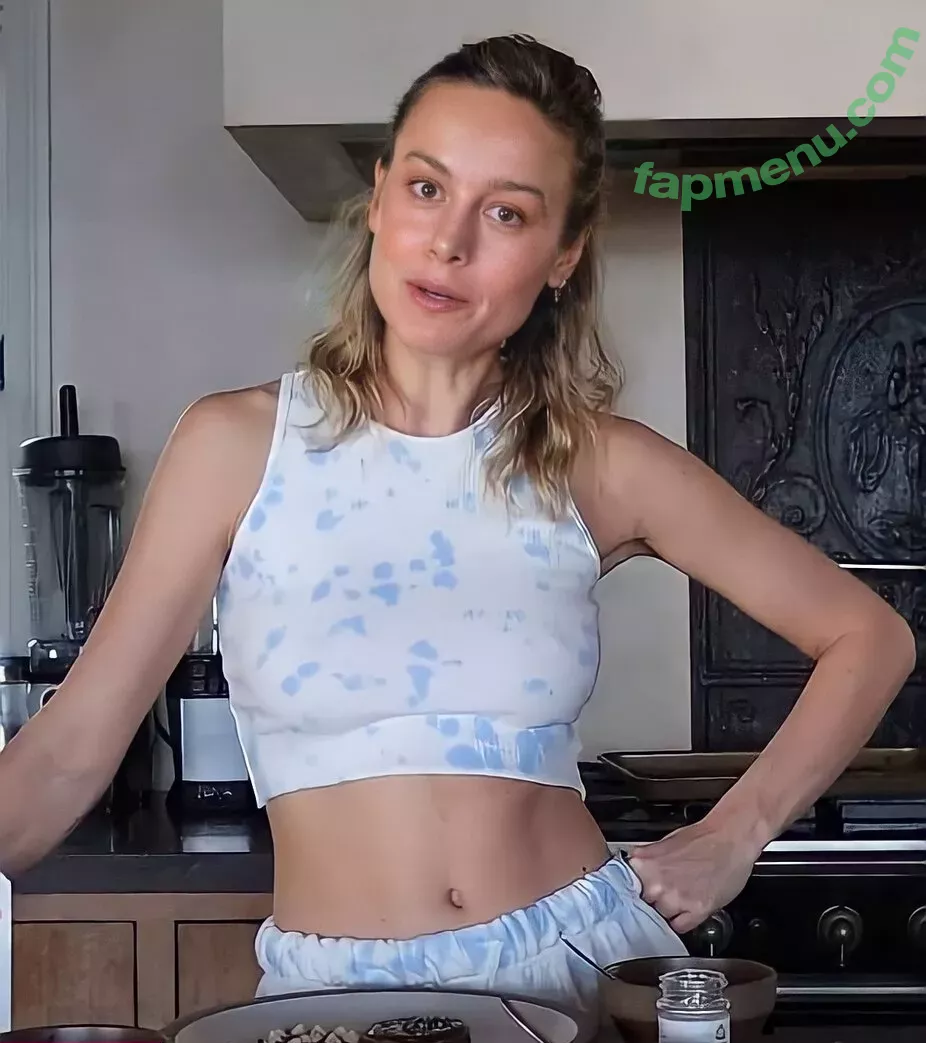 Brie Larson nude photo #1213 (brielarson)