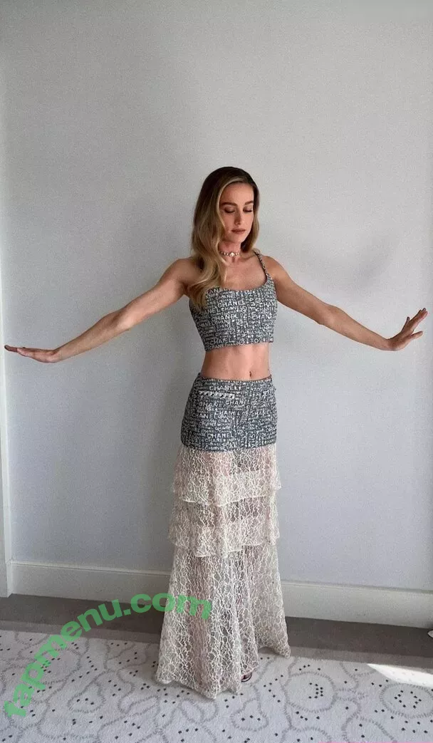 Brie Larson nude photo #1217 (brielarson)