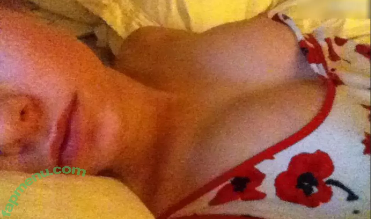 Brie Larson nude photo #1223 (brielarson)