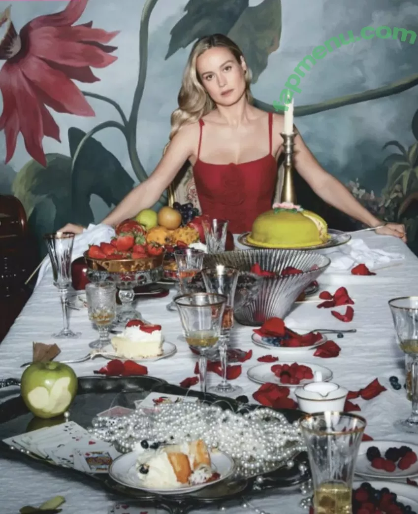 Brie Larson nude photo #1264 (brielarson)