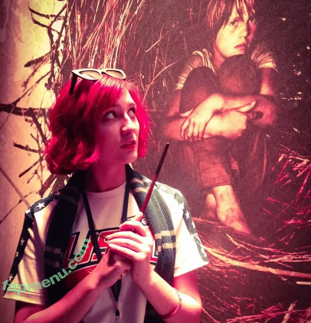 Brizzy Voices nude photo #0019 (Anna Brisbin / brizzysee / brizzyvoices)