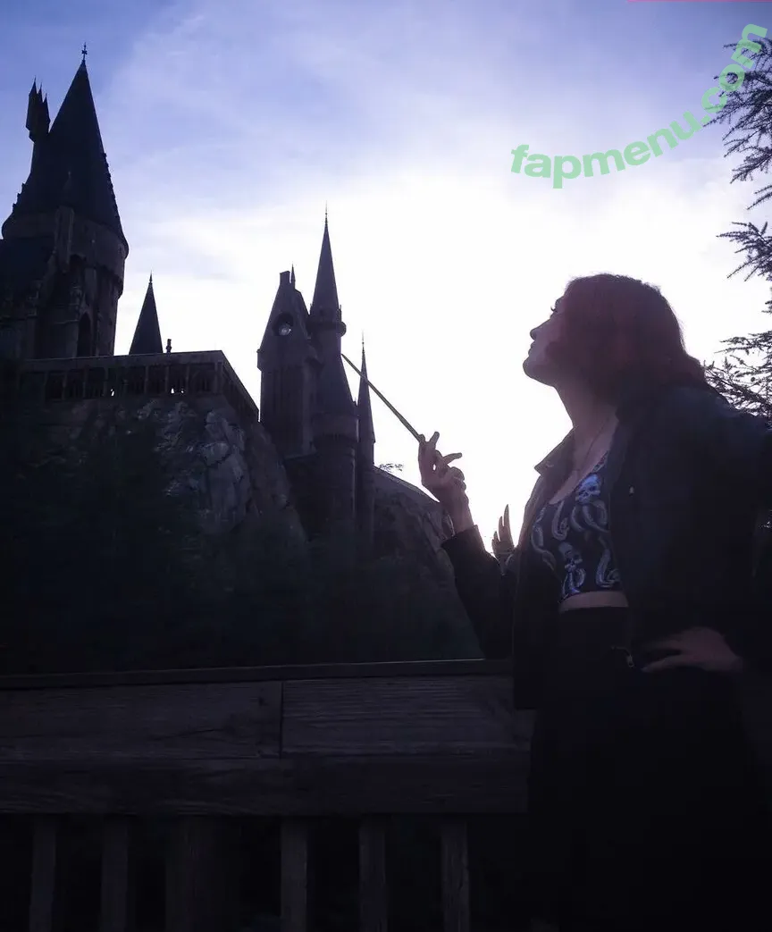 Brizzy Voices nude photo #0020 (Anna Brisbin / brizzysee / brizzyvoices)