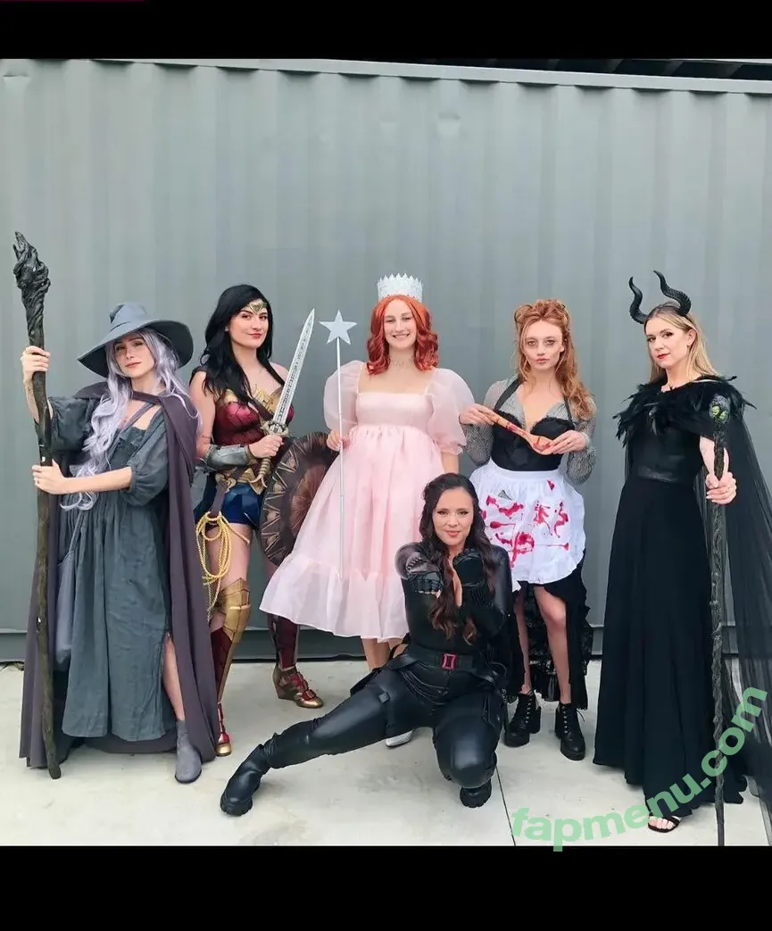 Brizzy Voices nude photo #0076 (Anna Brisbin / brizzysee / brizzyvoices)