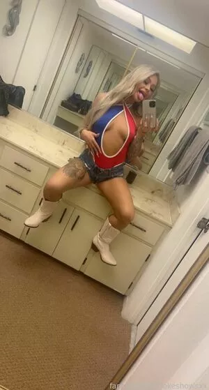 brookeshowsxx nude photo #3721