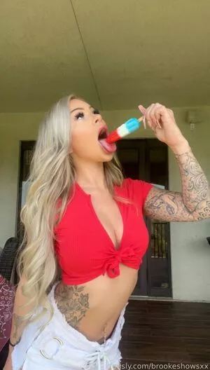 brookeshowsxx nude photo #4369