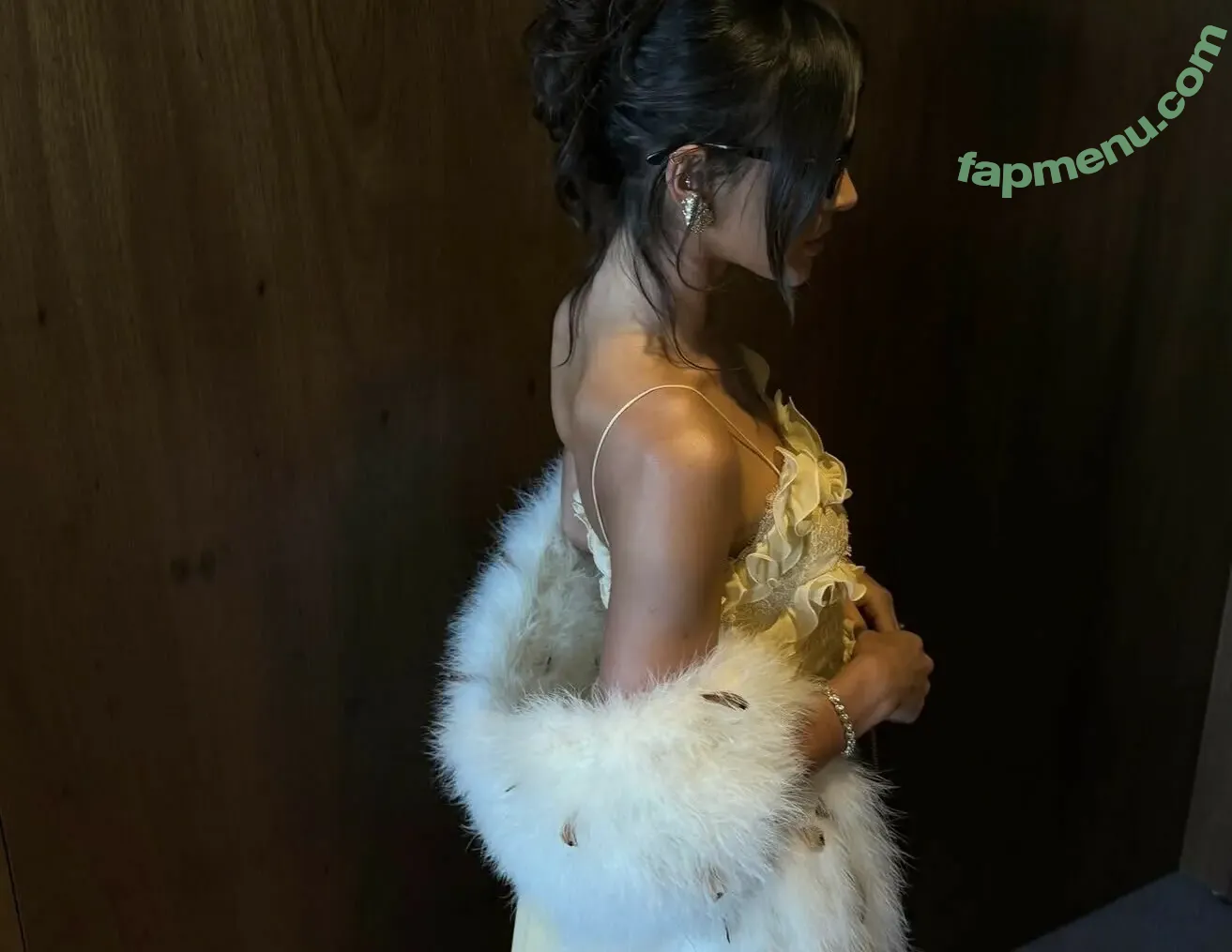 Bruna Marquezine nude photo #0856 (brumarquezine / brunamarquezine)