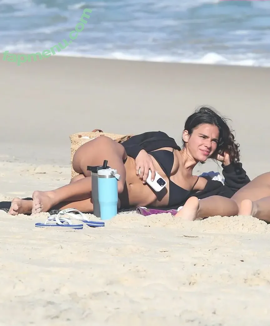Bruna Marquezine nude photo #0906 (brumarquezine / brunamarquezine)