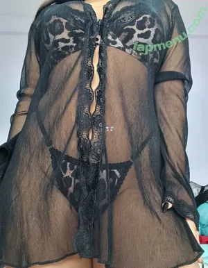 brunetteluu / britneyyluu nude photo #0003