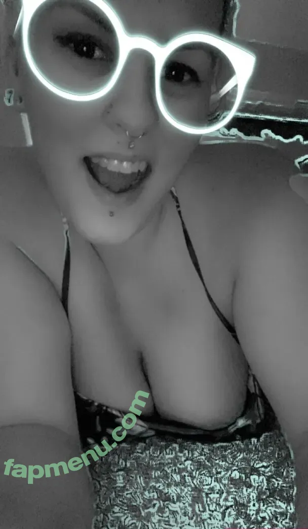 bubble_gumm666 nude photo #0004 (bubble_gumm666)