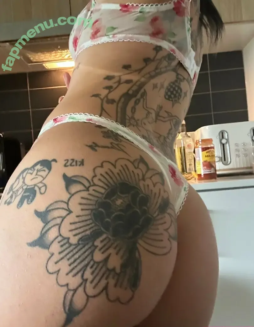 bugurl nude photo #0036 (_bugurl_)