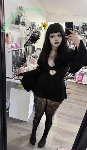 Bunnnibbi / Thicc Big Booty Goth / bunnibbi nude photo #0030