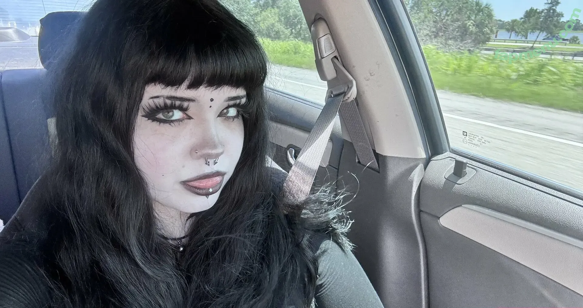 Bunnnibbi nude photo #0031 (Thicc Big Booty Goth / bunnibbi)