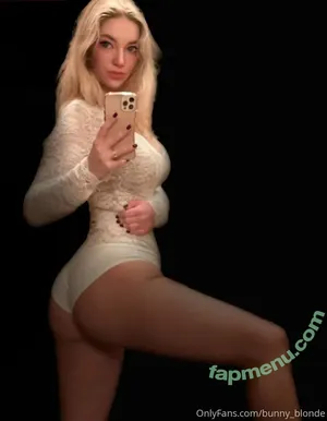 bunnyblondee / blondee.bunny nude photo #0067