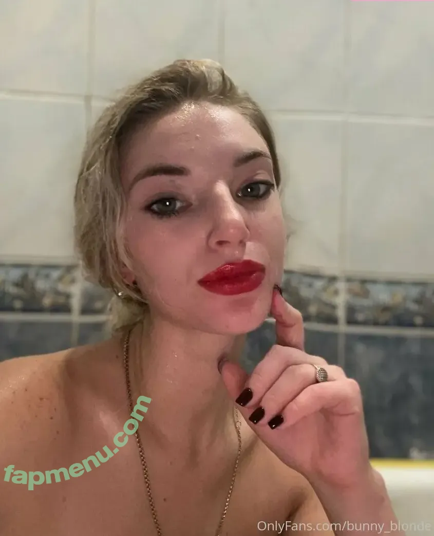bunnyblondee nude photo #0006 (blondee.bunny)