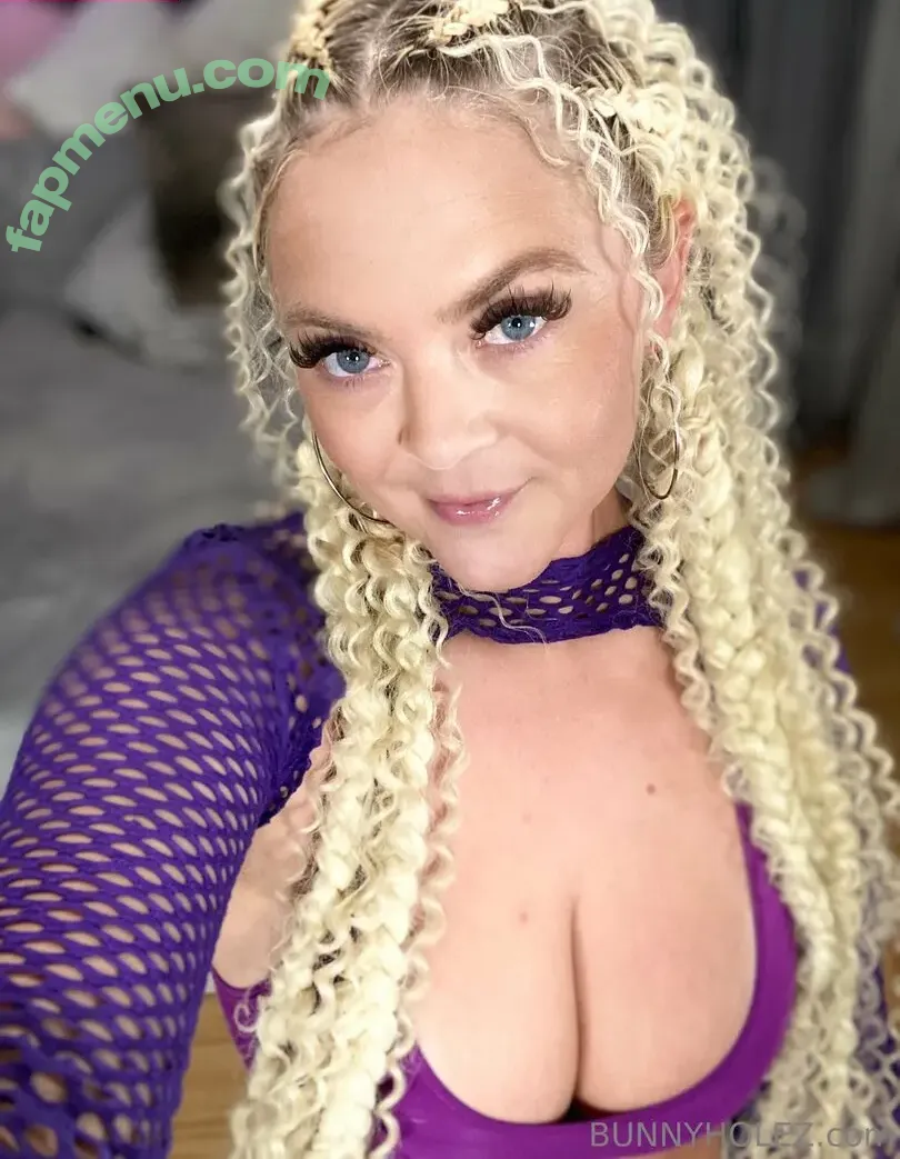 bunnyholez nude photo #0007 (bunnyholez)