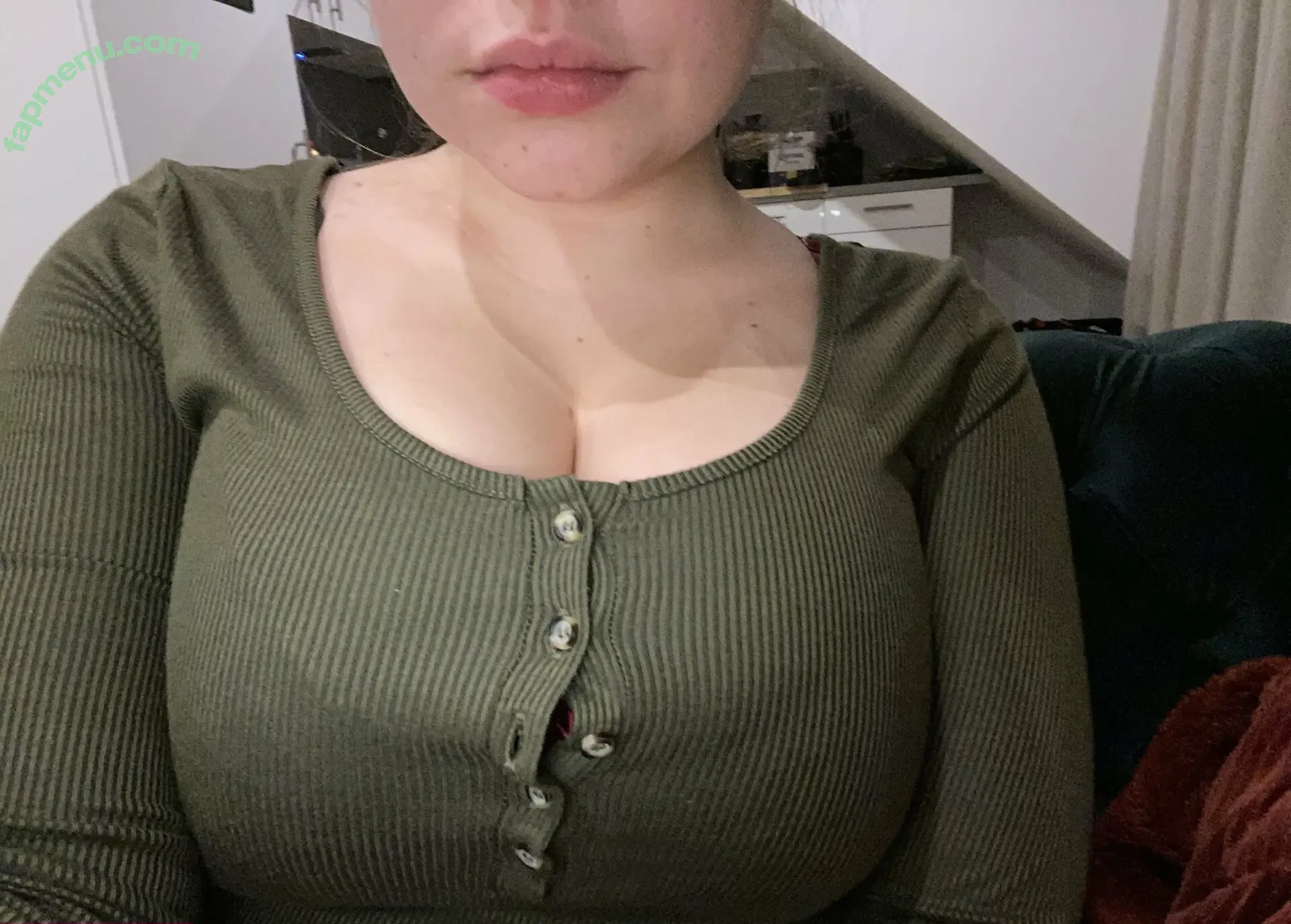 busty-lucy nude photo #0010 (lucy.laistner_)