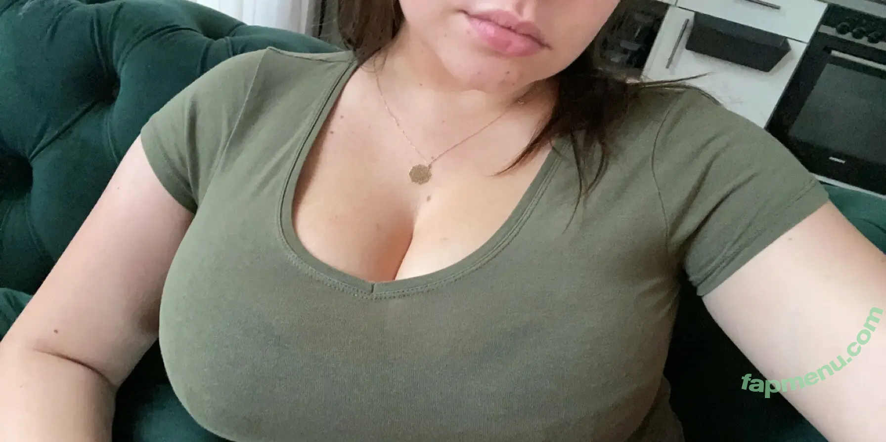 busty-lucy nude photo #0019 (lucy.laistner_)