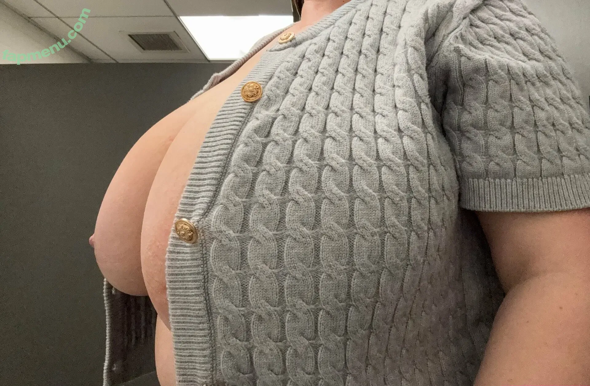 busty34n nude photo #0016 (bustyandthebass)
