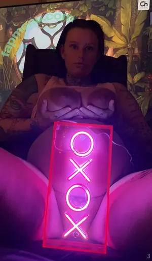 bustybunnixxx / bustybunni2.0 nude photo #0113