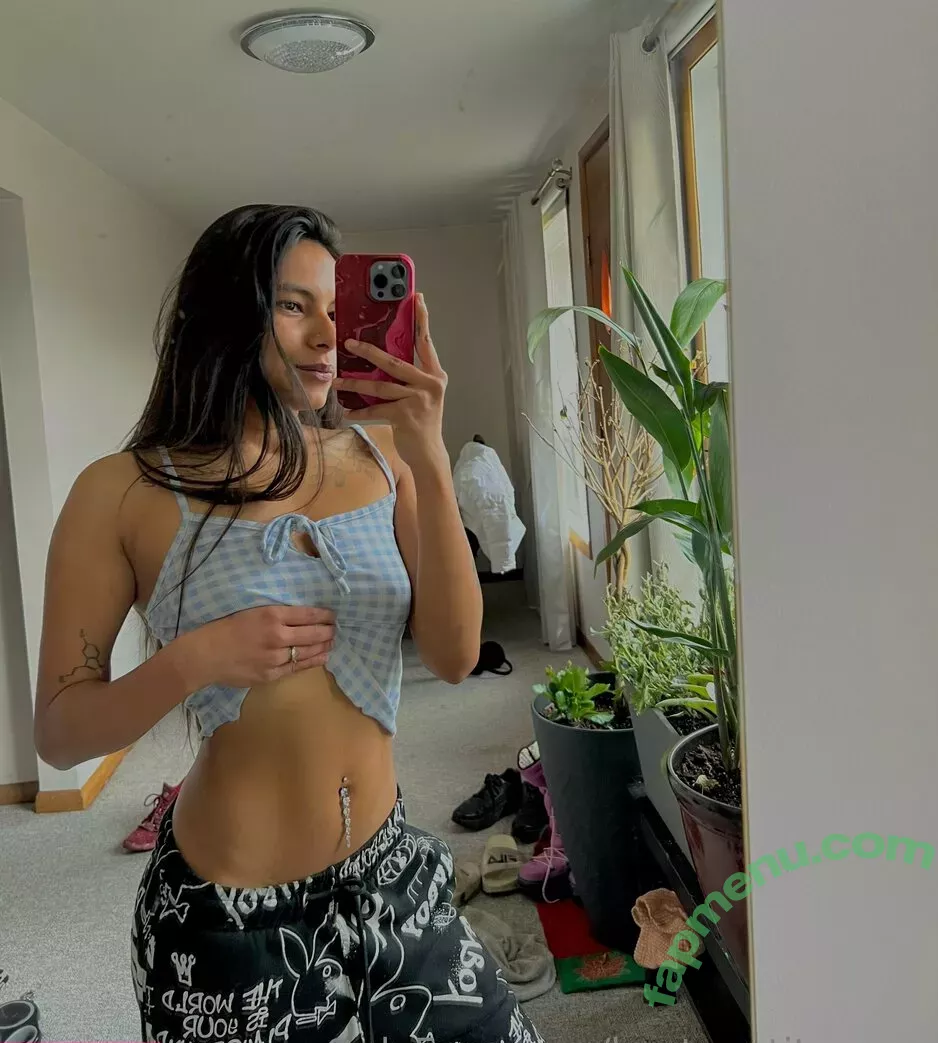 bustypetitemyra nude photo #0047 (Myra / petite.myra)