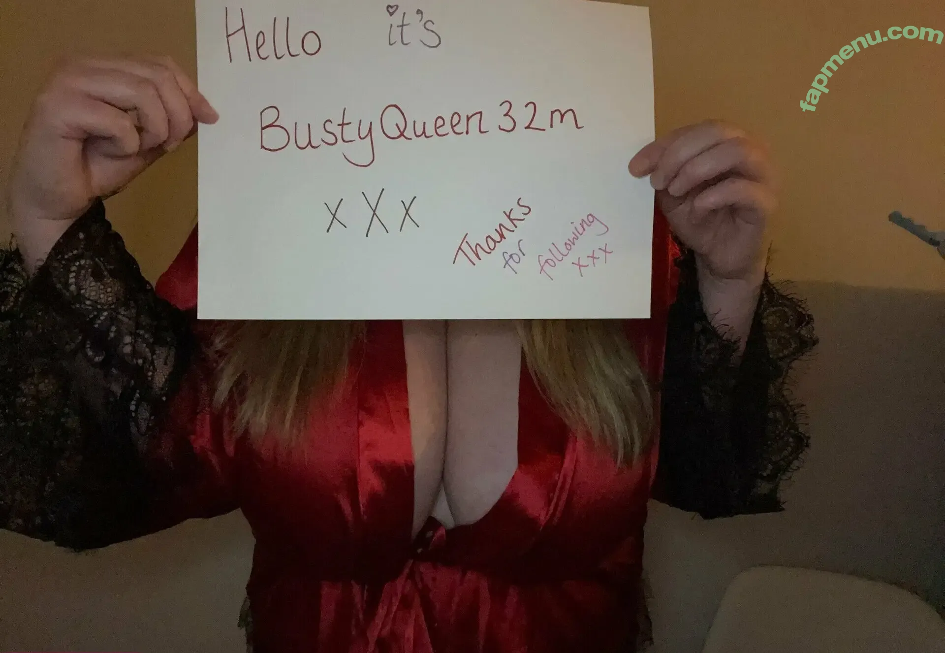 bustyqueen32m_free nude photo #0108 (the_32m_queen)