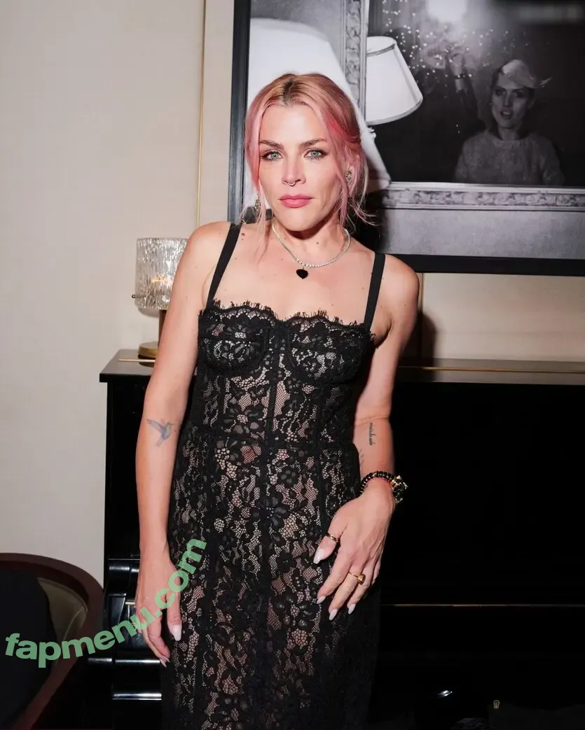Busy Philipps nude photo #0145 (busyphilipps)