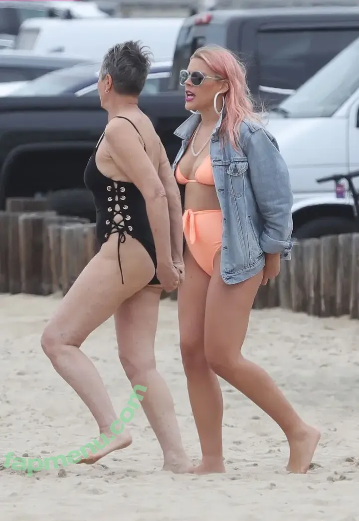 Busy Philipps nude photo #0165 (busyphilipps)