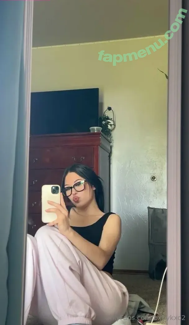 bxbykxo2 nude photo #0008 (bxbykxo2)