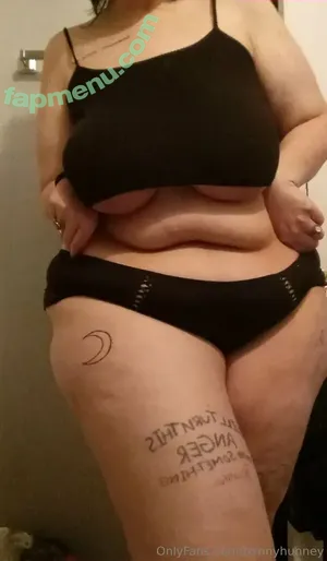 bxnnyhunney / moonbeamisdead nude photo #0001