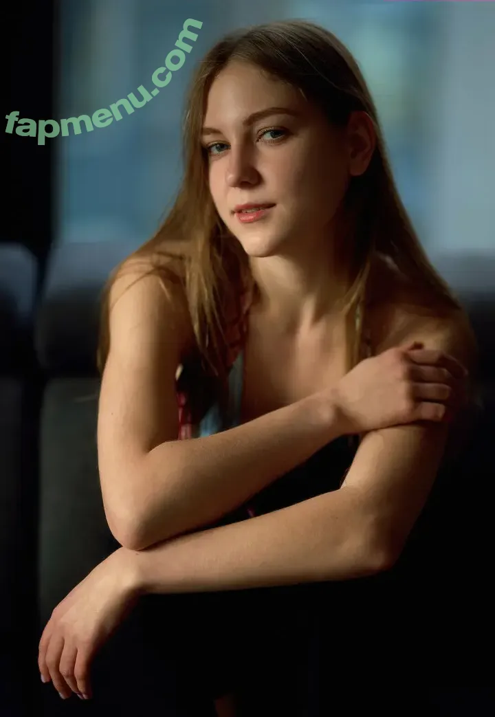 c_oraline nude photo #0008 (officiallcoraline)