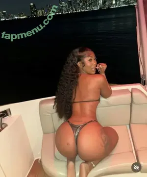 Cairothebiggesst nude photo #0004