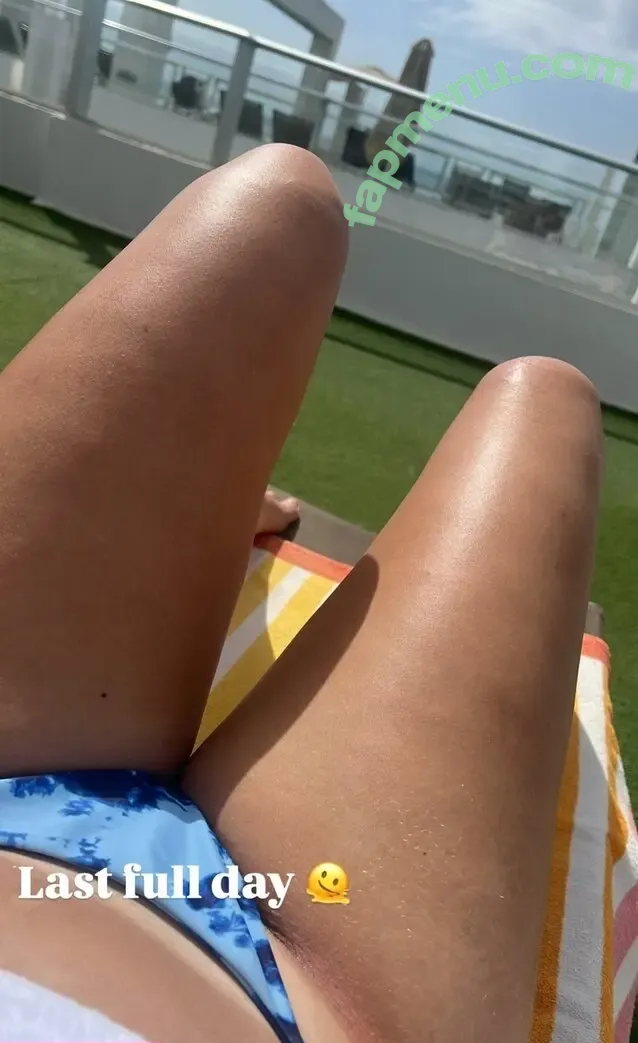 Caitlin Beevers nude photo #0208 (CaitlinBeevers1 / caitb.1)