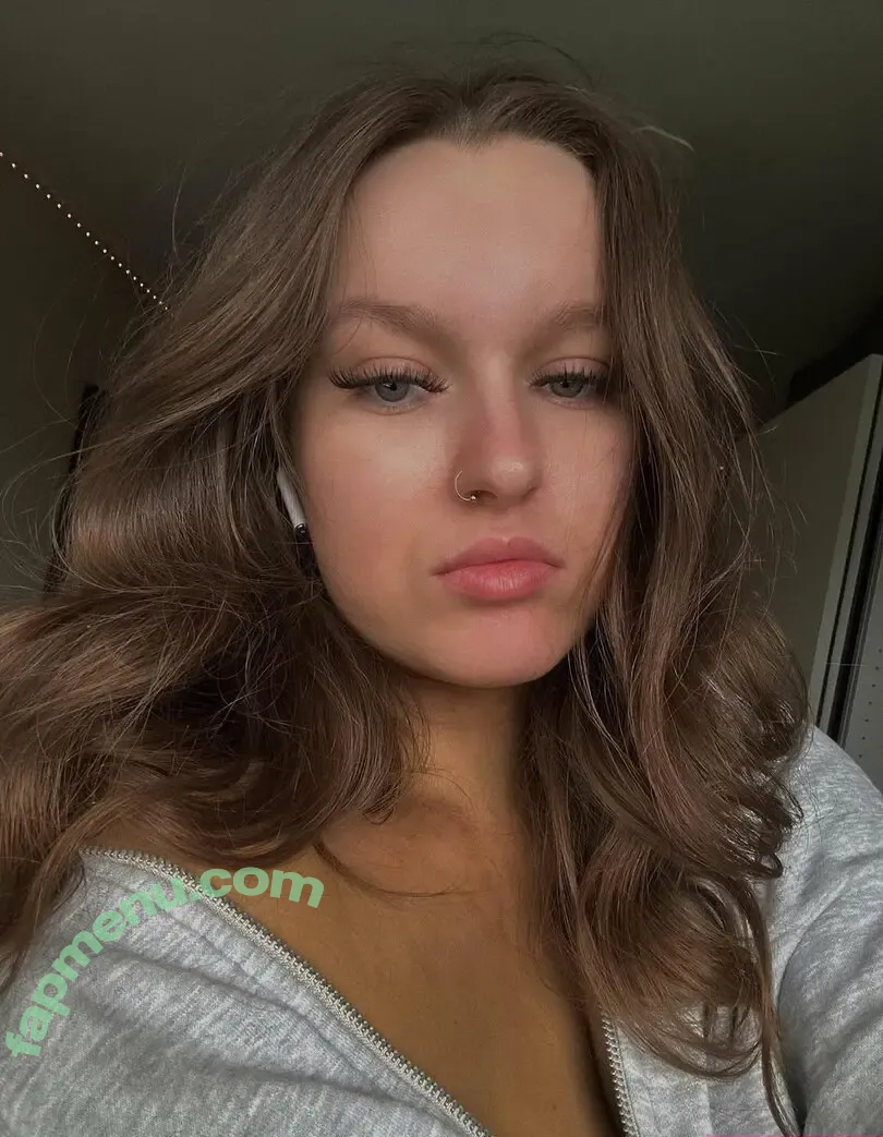 caitlin.mayx nude photo #0045 (caitlinrawlingss)