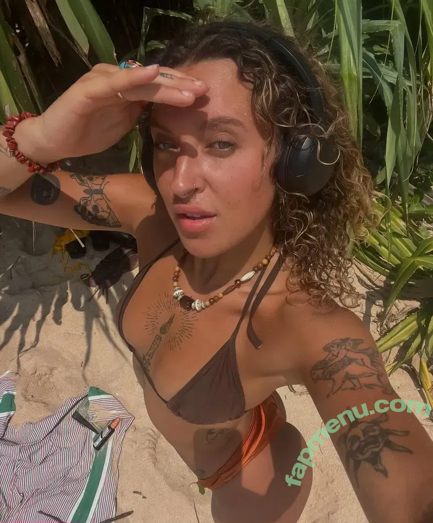 Cameronleia nude photo #0001 (Cameronleia)