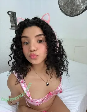camiioooo / camiioo nude photo #0001